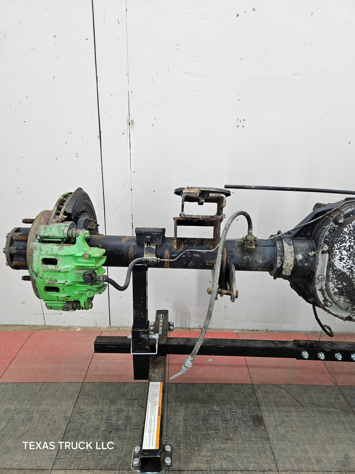 2002-2004 Ford Super Duty F250 F350 SRW Rear Axle 3.73 Gear Ratio - Part Out