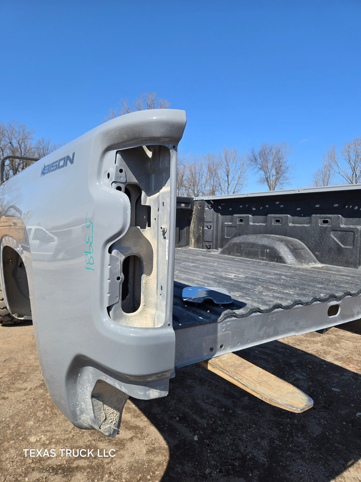 2019-2025 Chevrolet Silverado 2500 3500 HD 6' 6" Short Truck Bed