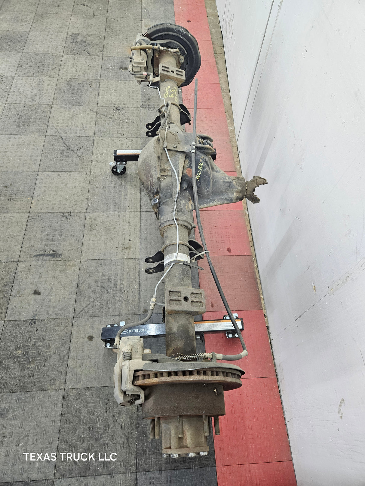 1999-2001 Ford Super Duty F250 F350 SRW Rear Axle 3.73 Ratio