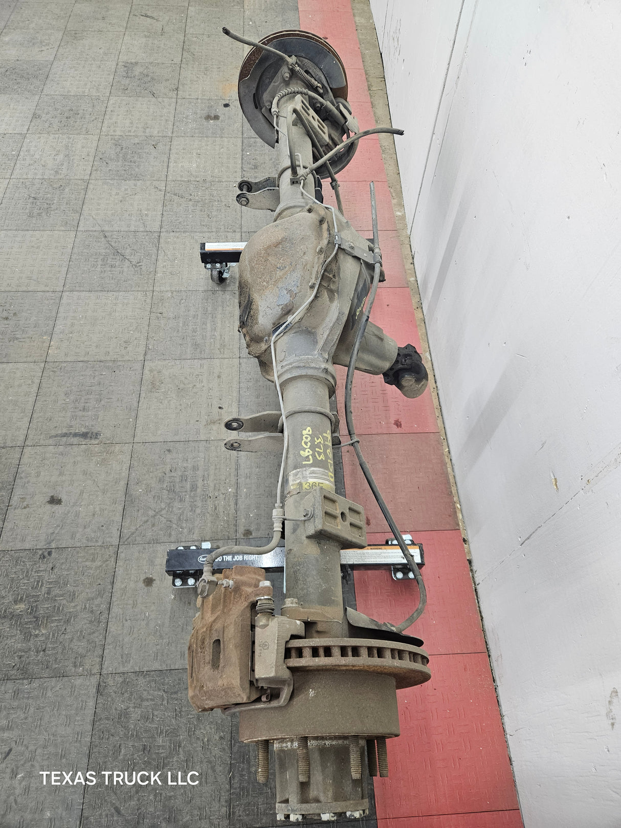 1999-2001 Ford Super Duty F250 F350 SRW Rear Axle 3.73 Ratio
