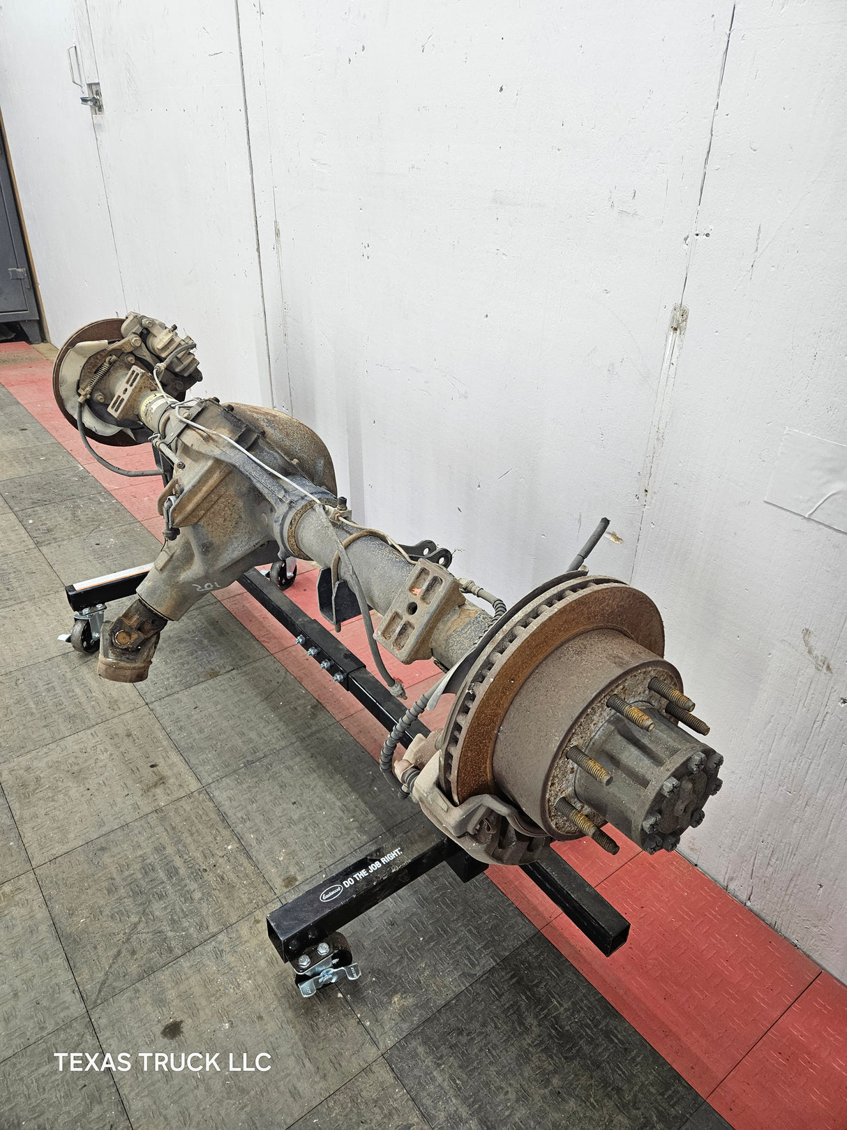 1999-2001 Ford Super Duty F250 F350 SRW Rear Axle 3.73 Ratio
