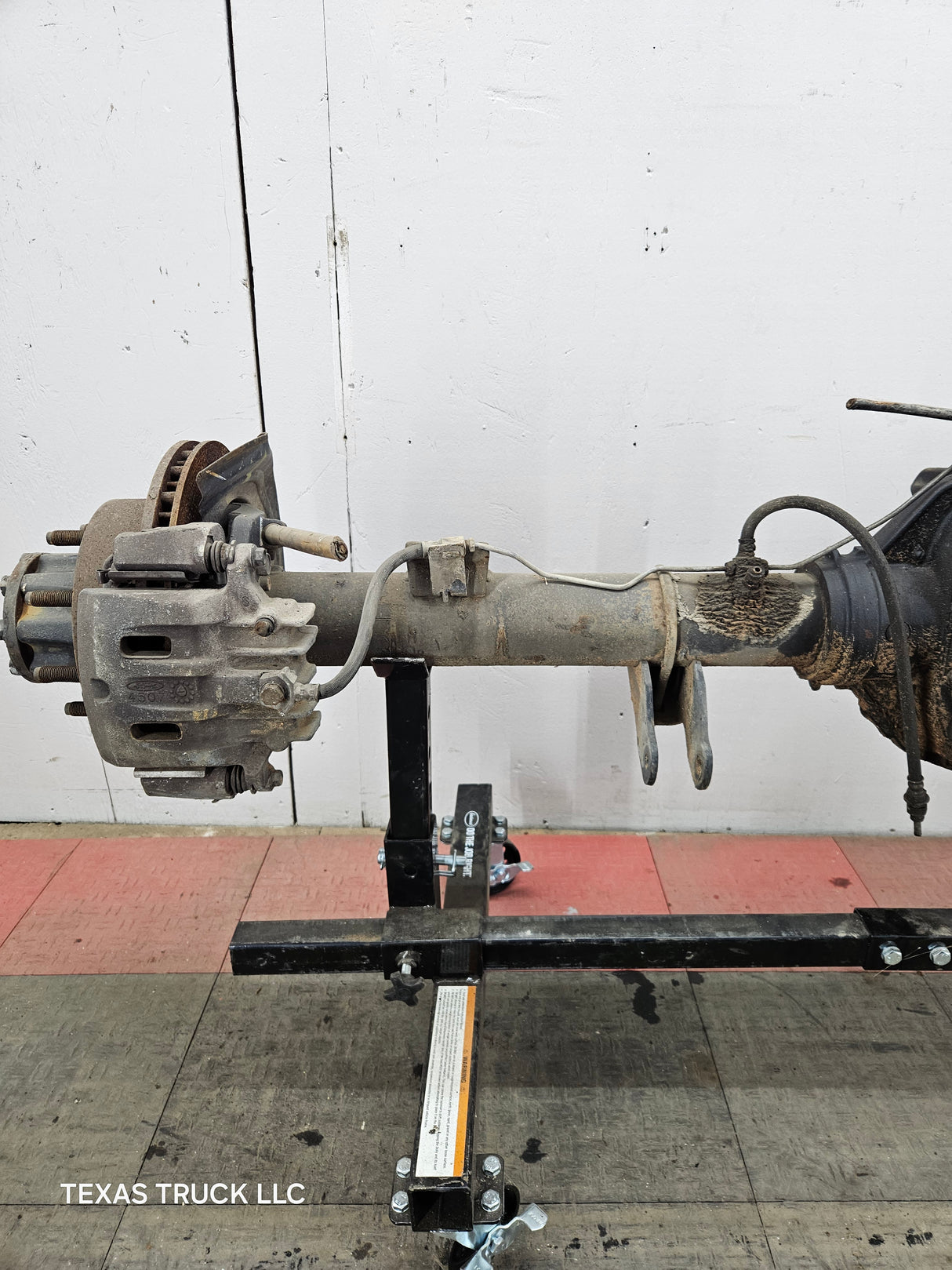 2002-2004 Ford Super Duty F250 F350 SRW Rear Axle 3.73 Gear Ratio