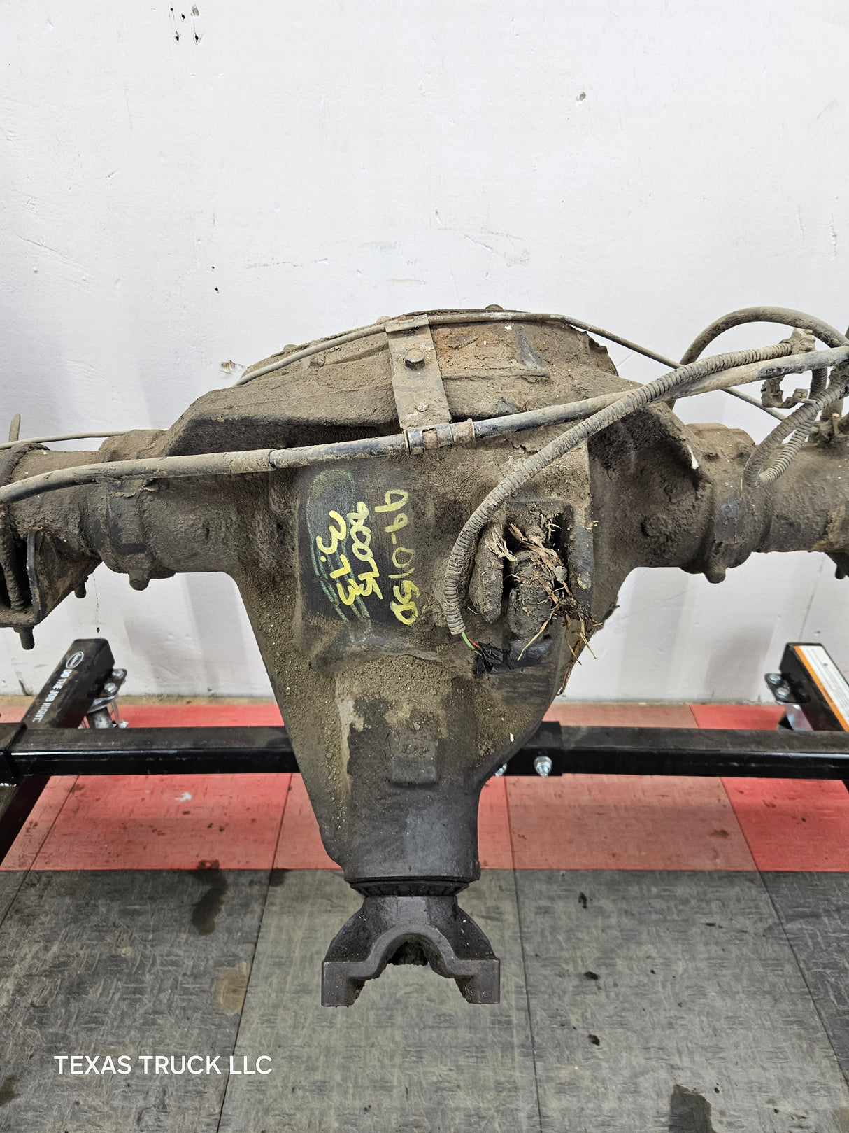 1999-2001 Ford Super Duty F250 F350 SRW Rear Axle 3.73 Ratio