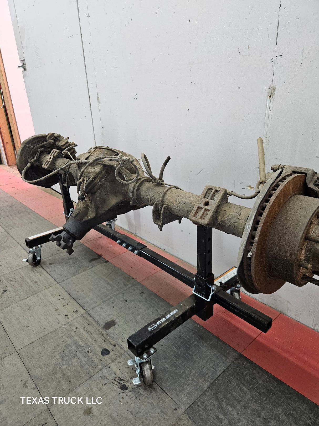 1999-2001 Ford Super Duty F250 F350 SRW Rear Axle 3.73 Ratio