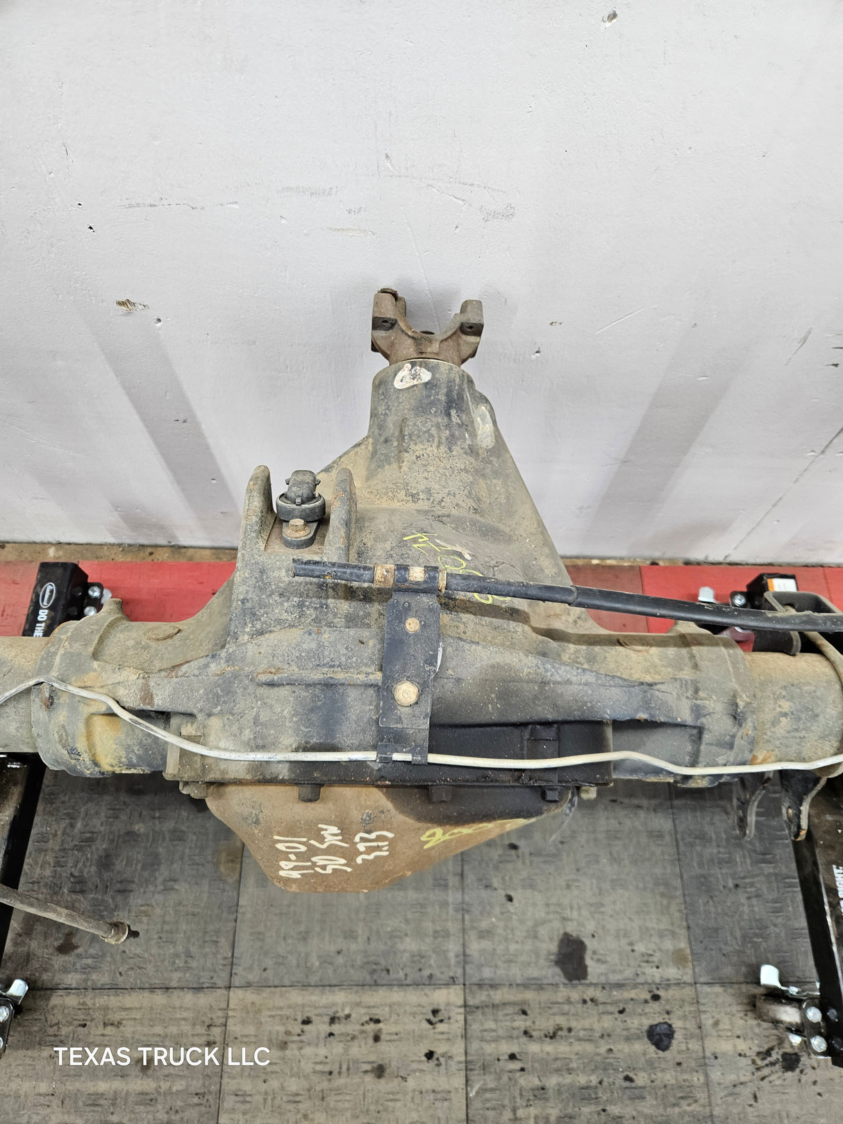 1999-2001 Ford Super Duty F250 F350 SRW Rear Axle 3.73 Ratio