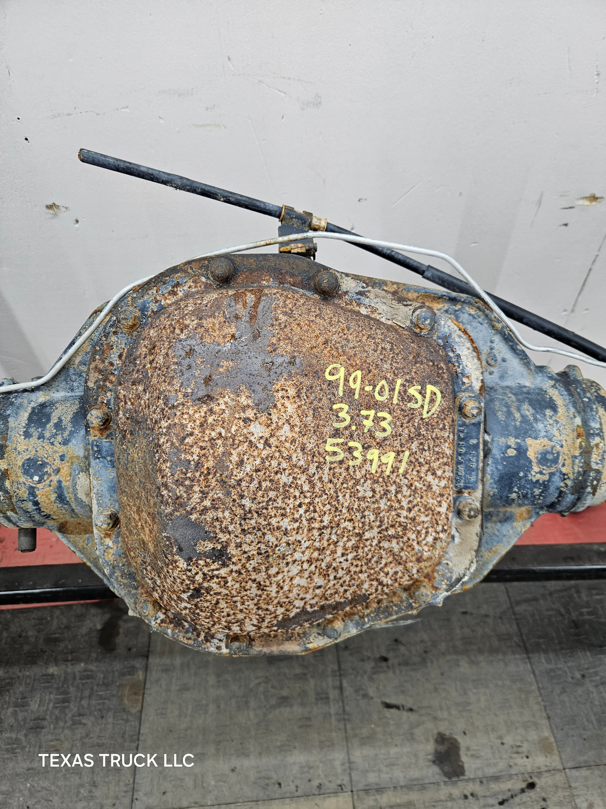 1999-2001 Ford Super Duty F250 F350 SRW Rear Axle 3.73 Ratio