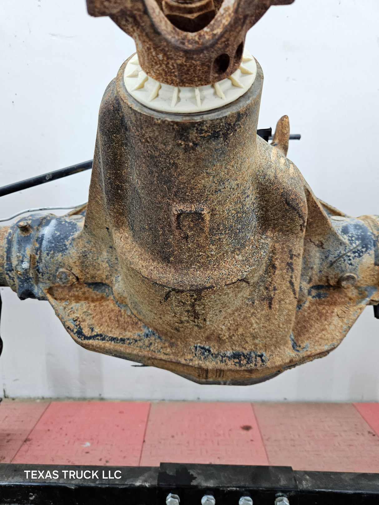 1999-2001 Ford Super Duty F250 F350 SRW Rear Axle 3.73 Ratio