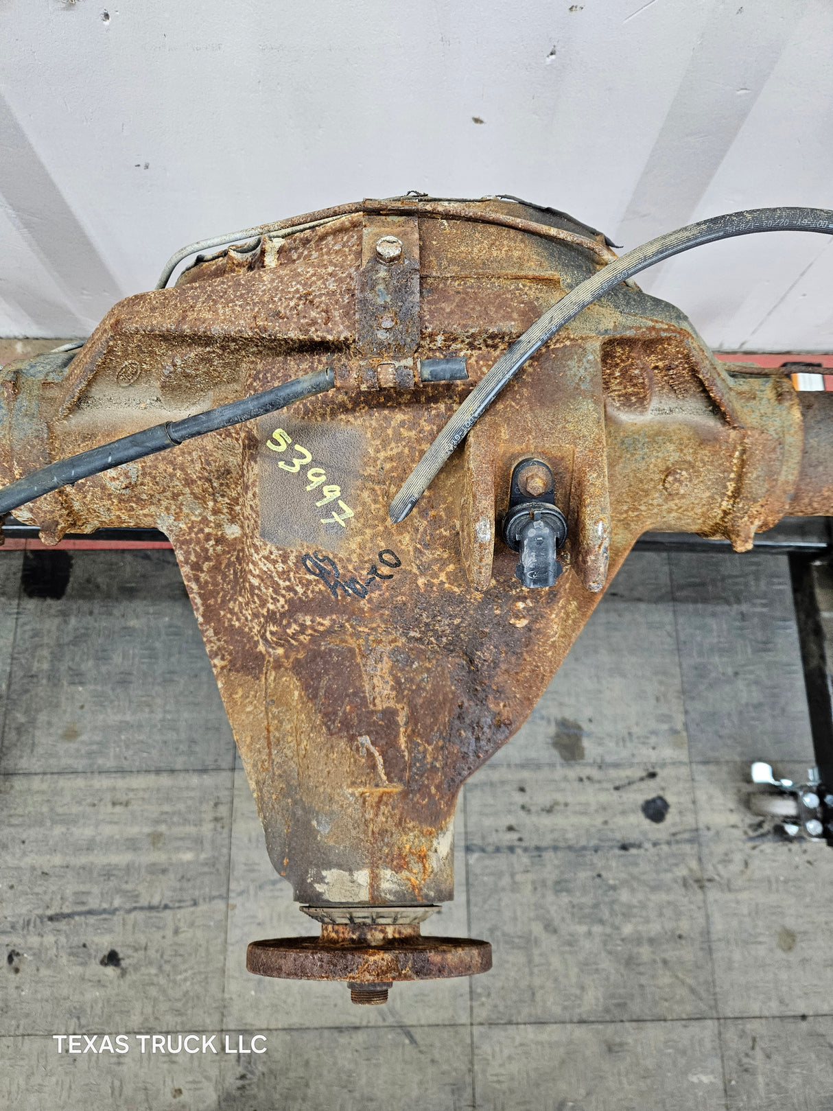 2002-2004 Ford Super Duty F250 F350 SRW Rear Axle 3.73 Gear Ratio
