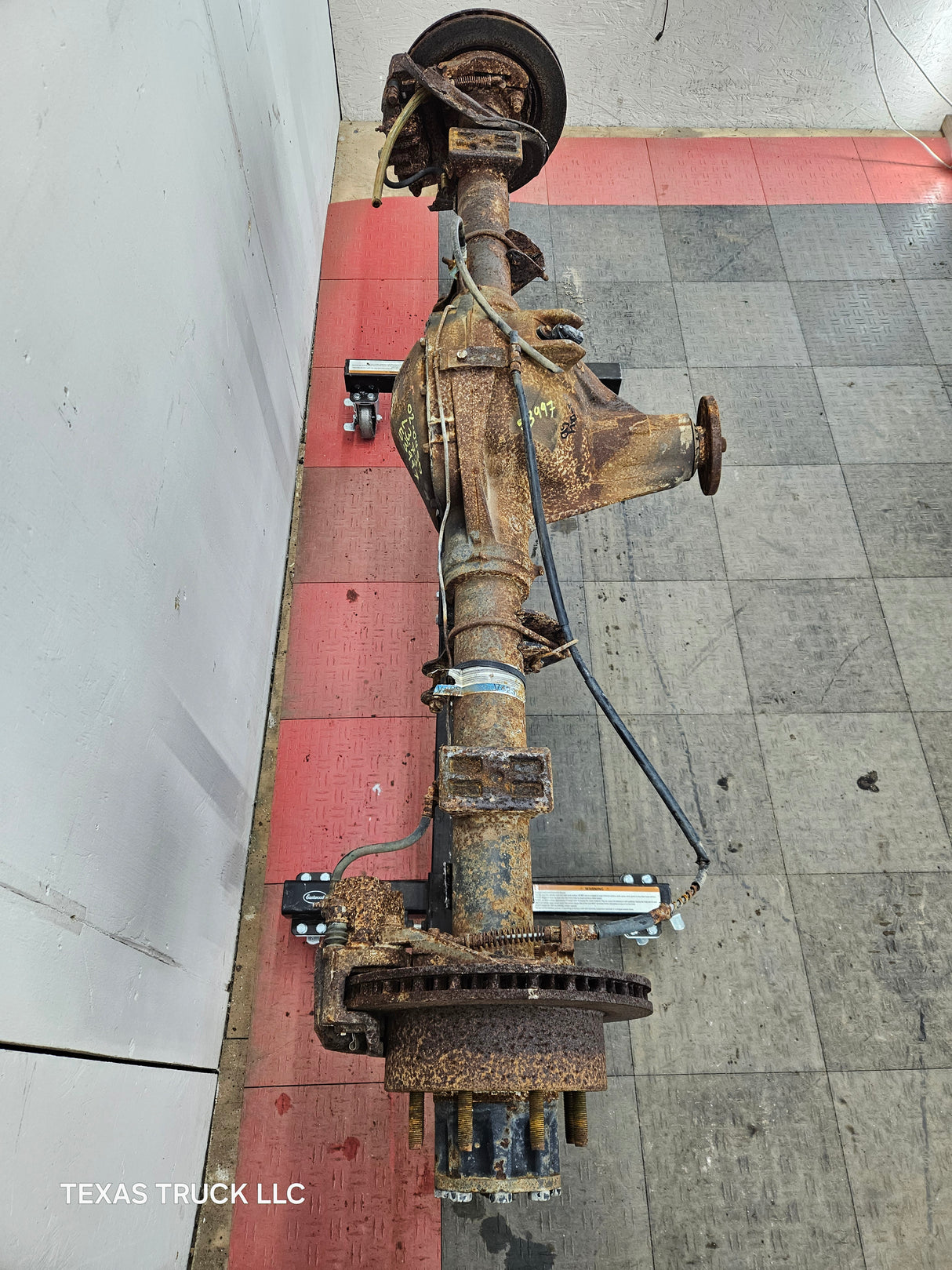 2002-2004 Ford Super Duty F250 F350 SRW Rear Axle 3.73 Gear Ratio