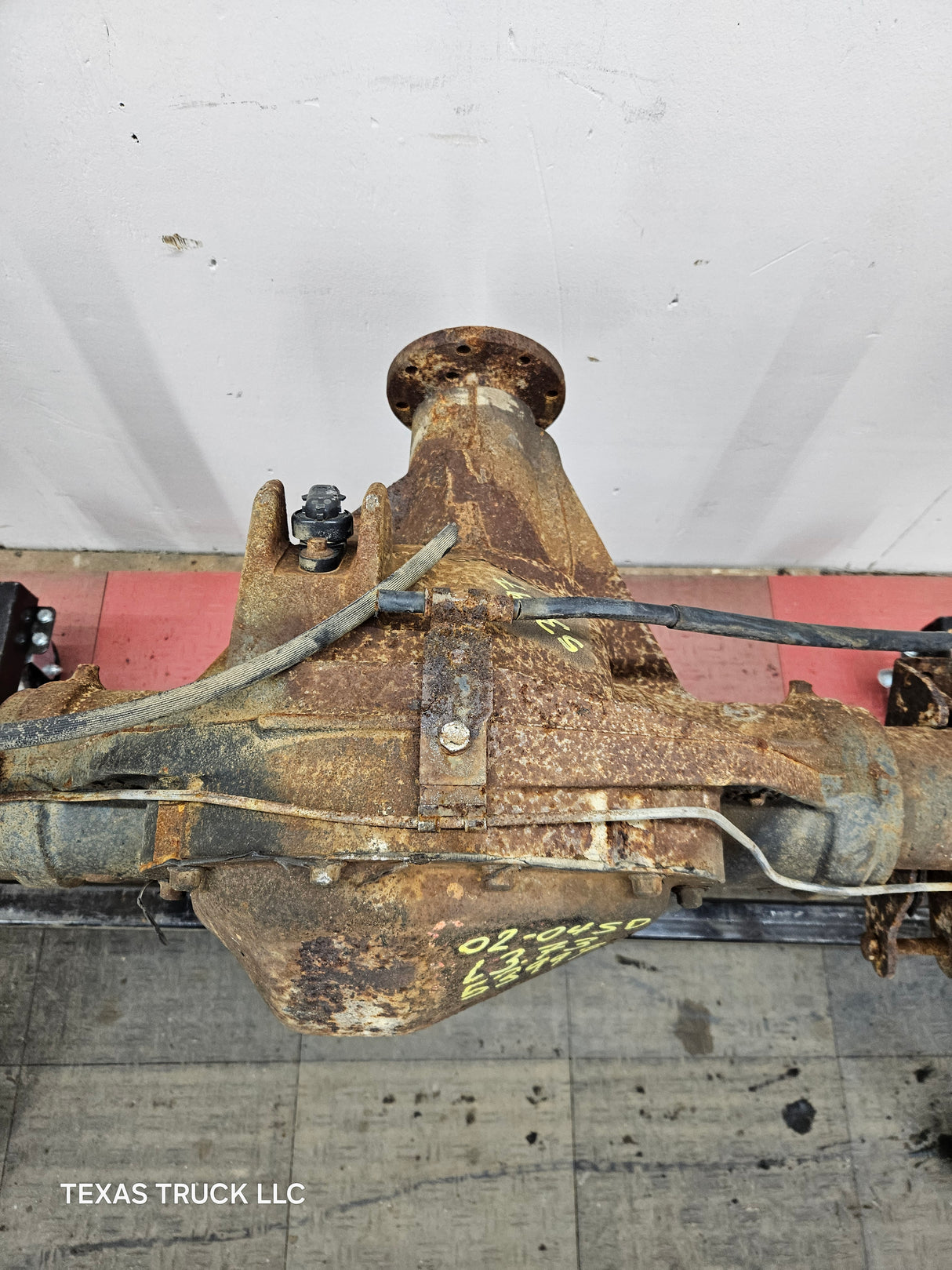 2002-2004 Ford Super Duty F250 F350 SRW Rear Axle 3.73 Gear Ratio