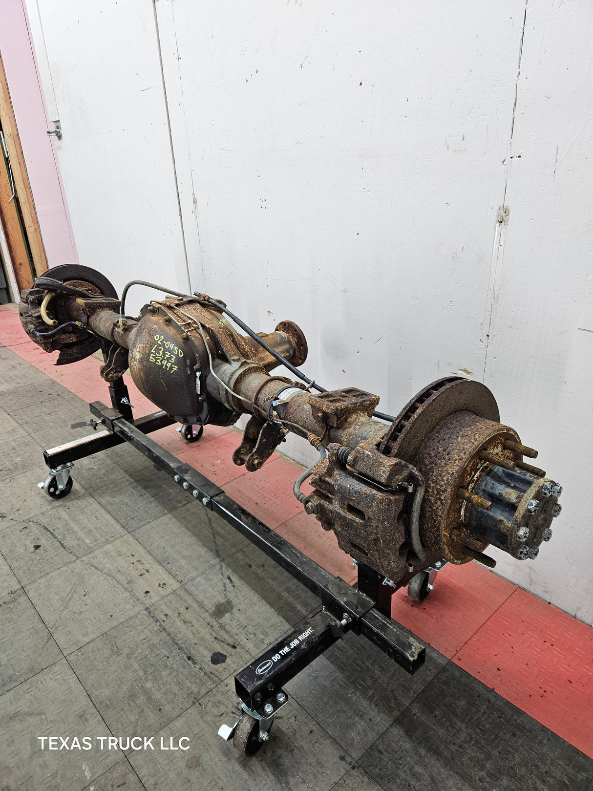 2002-2004 Ford Super Duty F250 F350 SRW Rear Axle 3.73 Gear Ratio