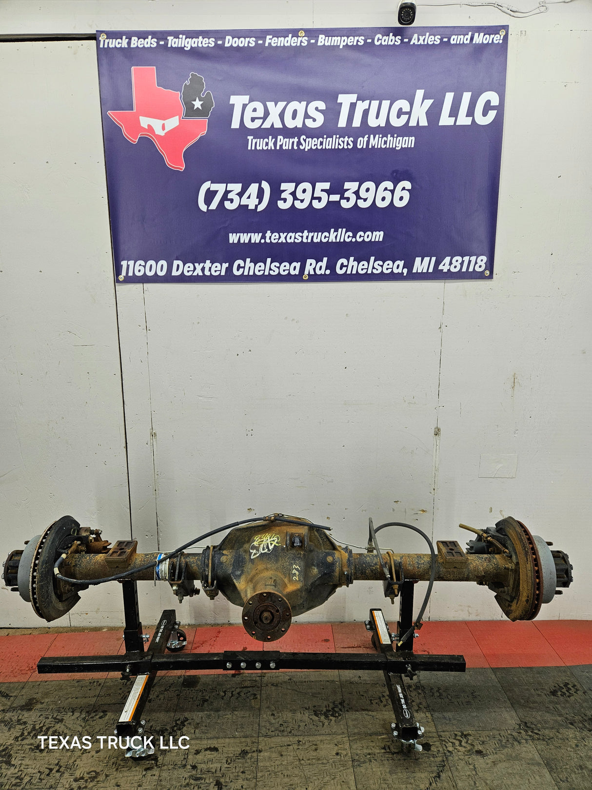 2002-2004 Ford Super Duty F250 F350 SRW Rear Axle 3.73 Gear Ratio