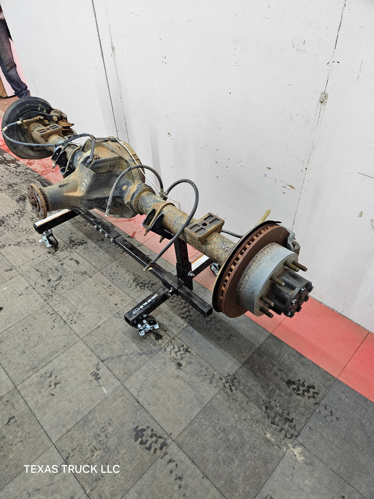 2002-2004 Ford Super Duty F250 F350 SRW Rear Axle 3.73 Gear Ratio