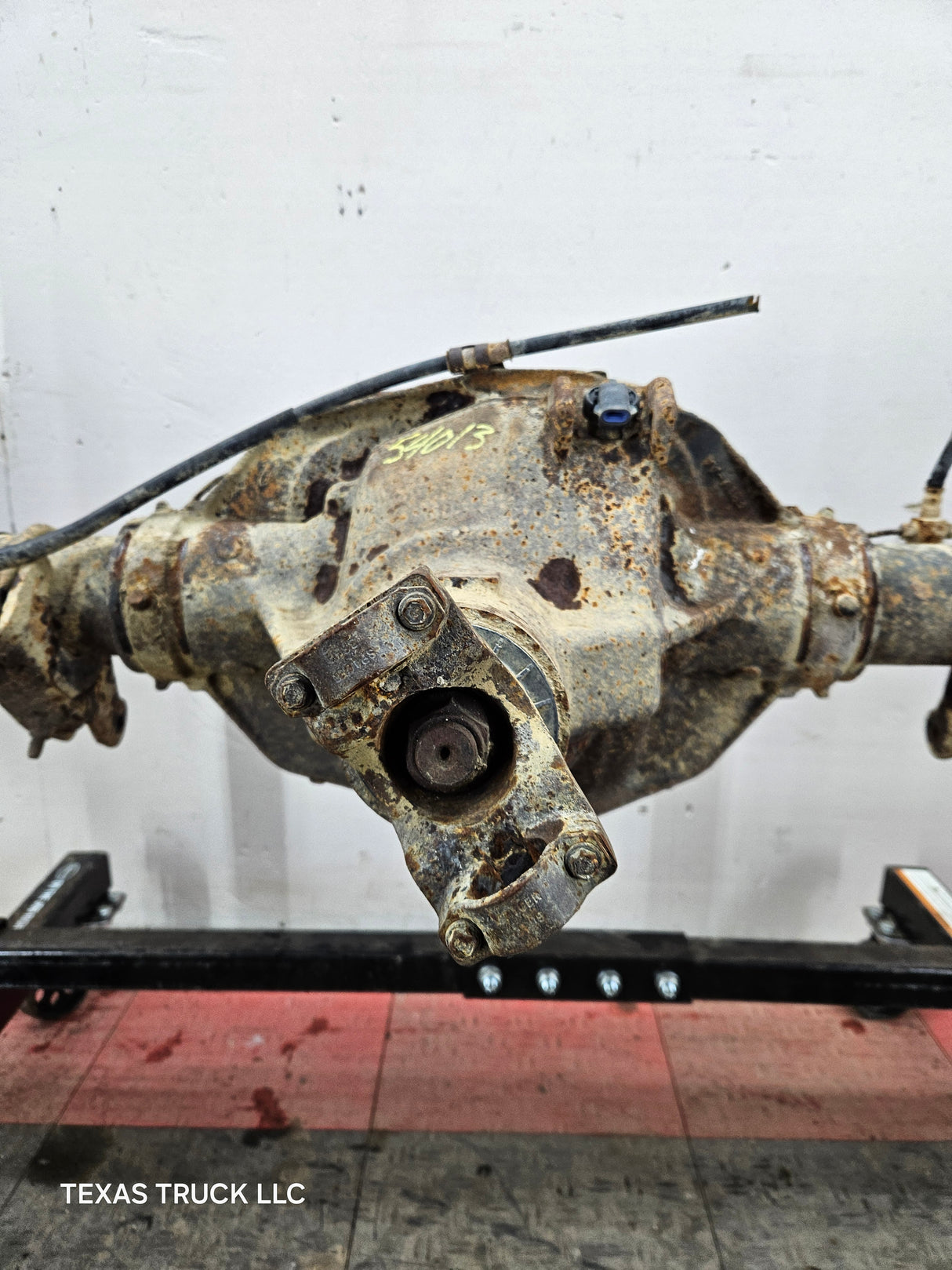1999-2001 Ford Super Duty F250 F350 SRW Rear Axle 3.73 Ratio