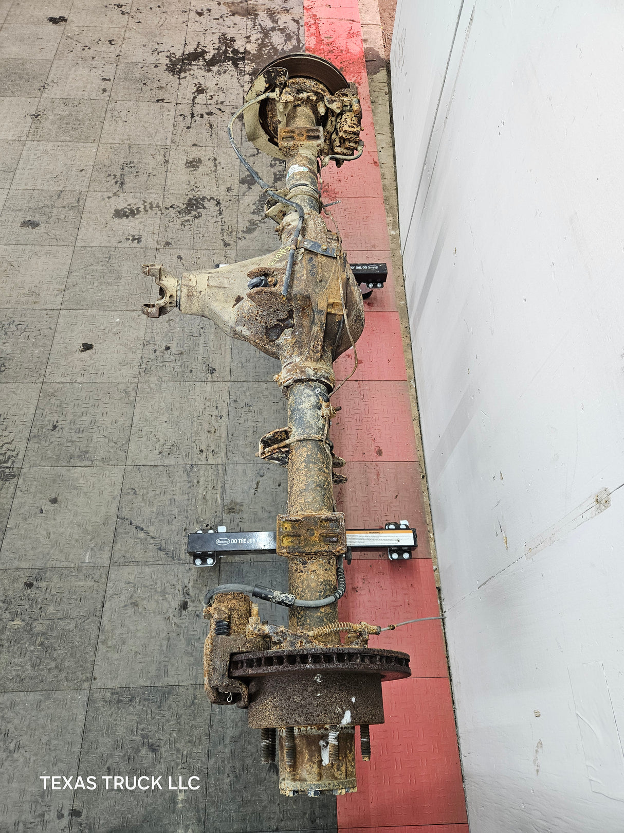 1999-2001 Ford Super Duty F250 F350 SRW Rear Axle 3.73 Ratio