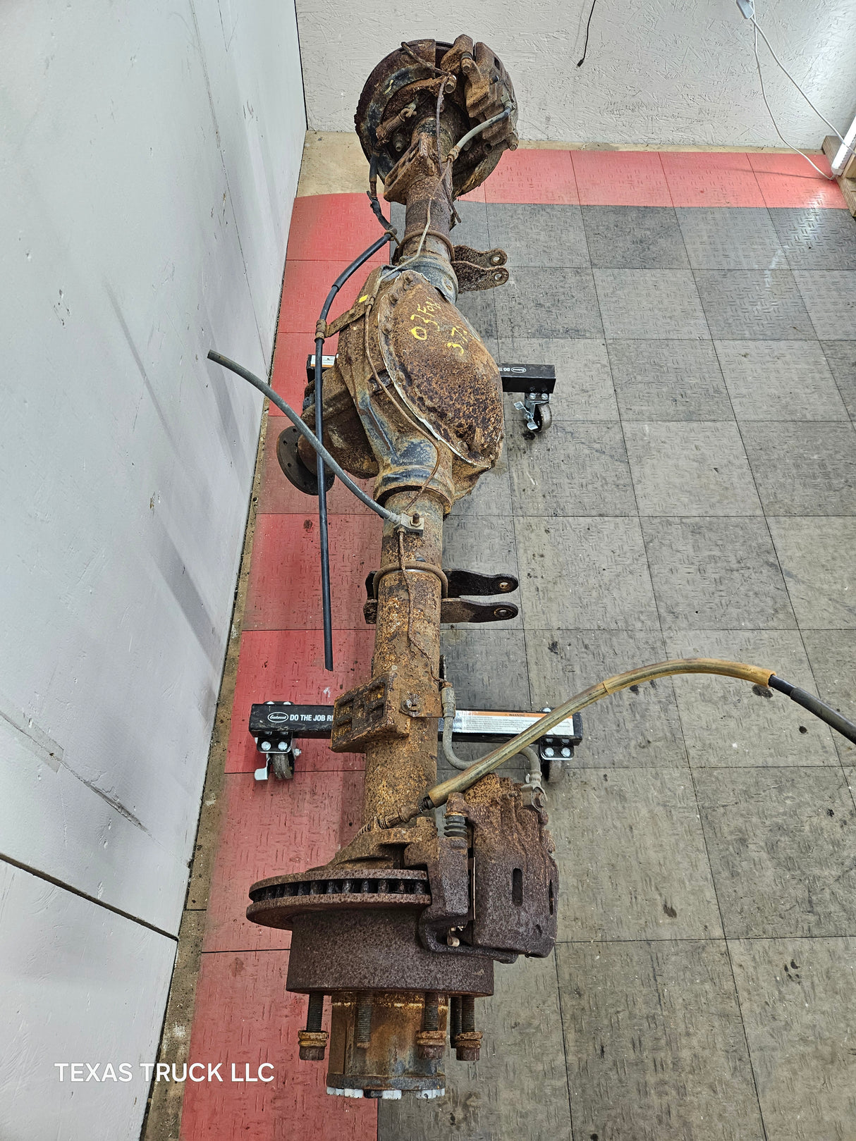 2002-2004 Ford Super Duty F250 F350 SRW Rear Axle 3.73 Gear Ratio