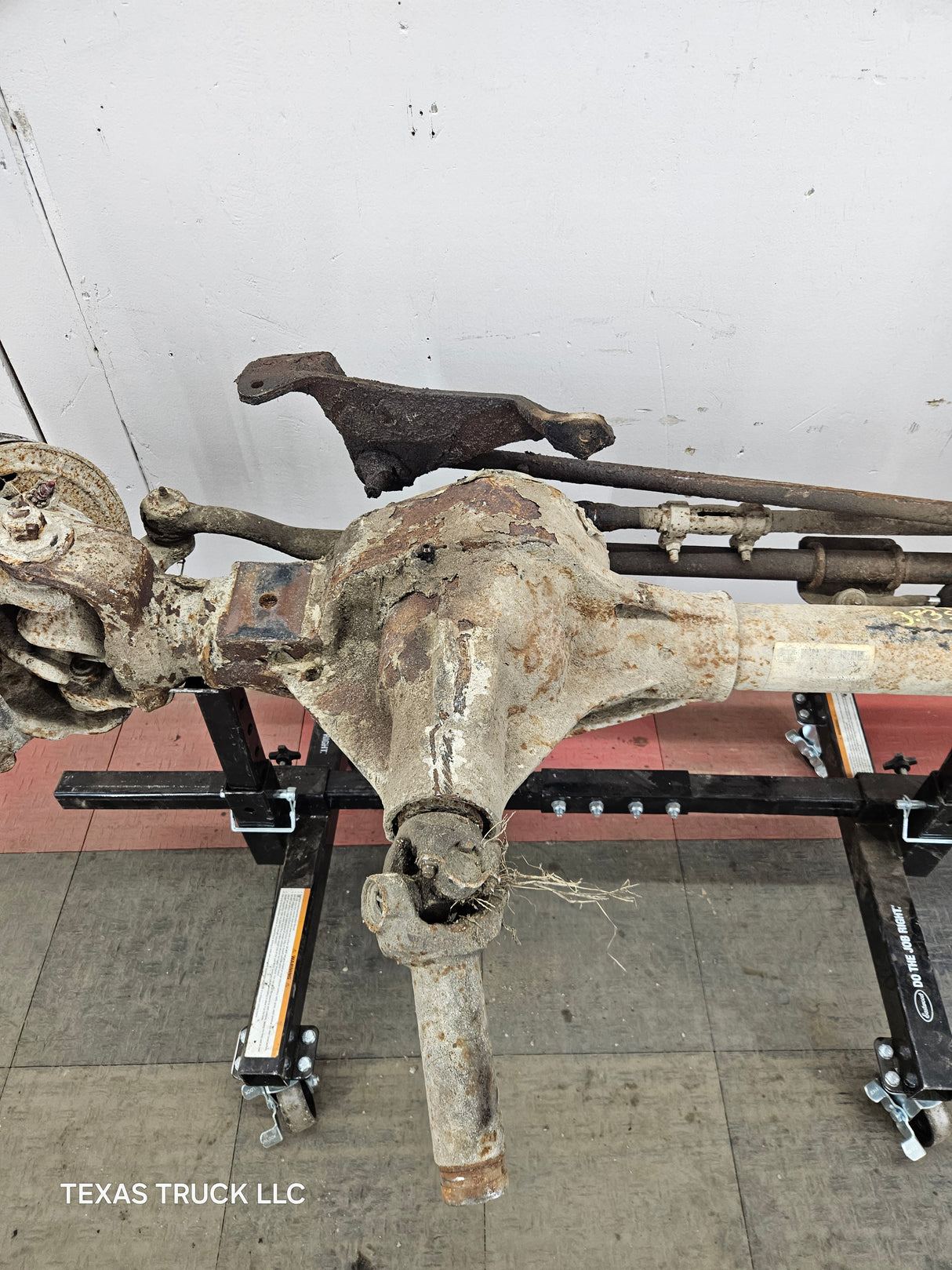 1999-2004 Ford Super Duty F250 F350 SRW Front Axle 3.73 Gear Ratio