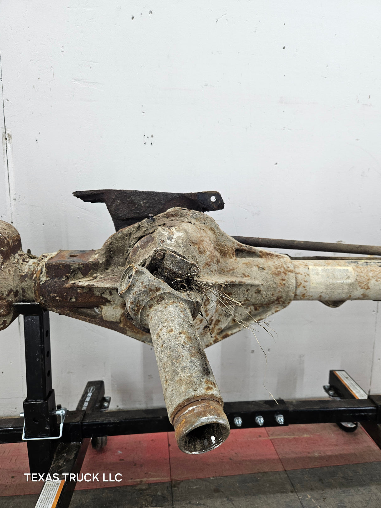 1999-2004 Ford Super Duty F250 F350 SRW Front Axle 3.73 Gear Ratio