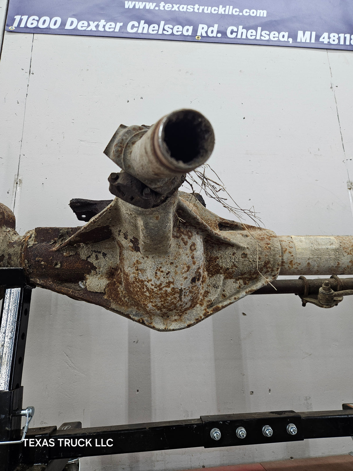 1999-2004 Ford Super Duty F250 F350 SRW Front Axle 3.73 Gear Ratio
