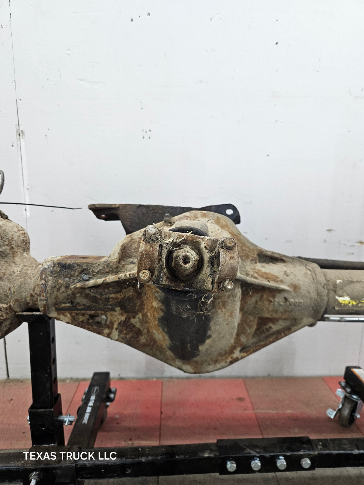 1999-2004 Ford Super Duty F250 F350 SRW Front Axle 3.73 Gear Ratio