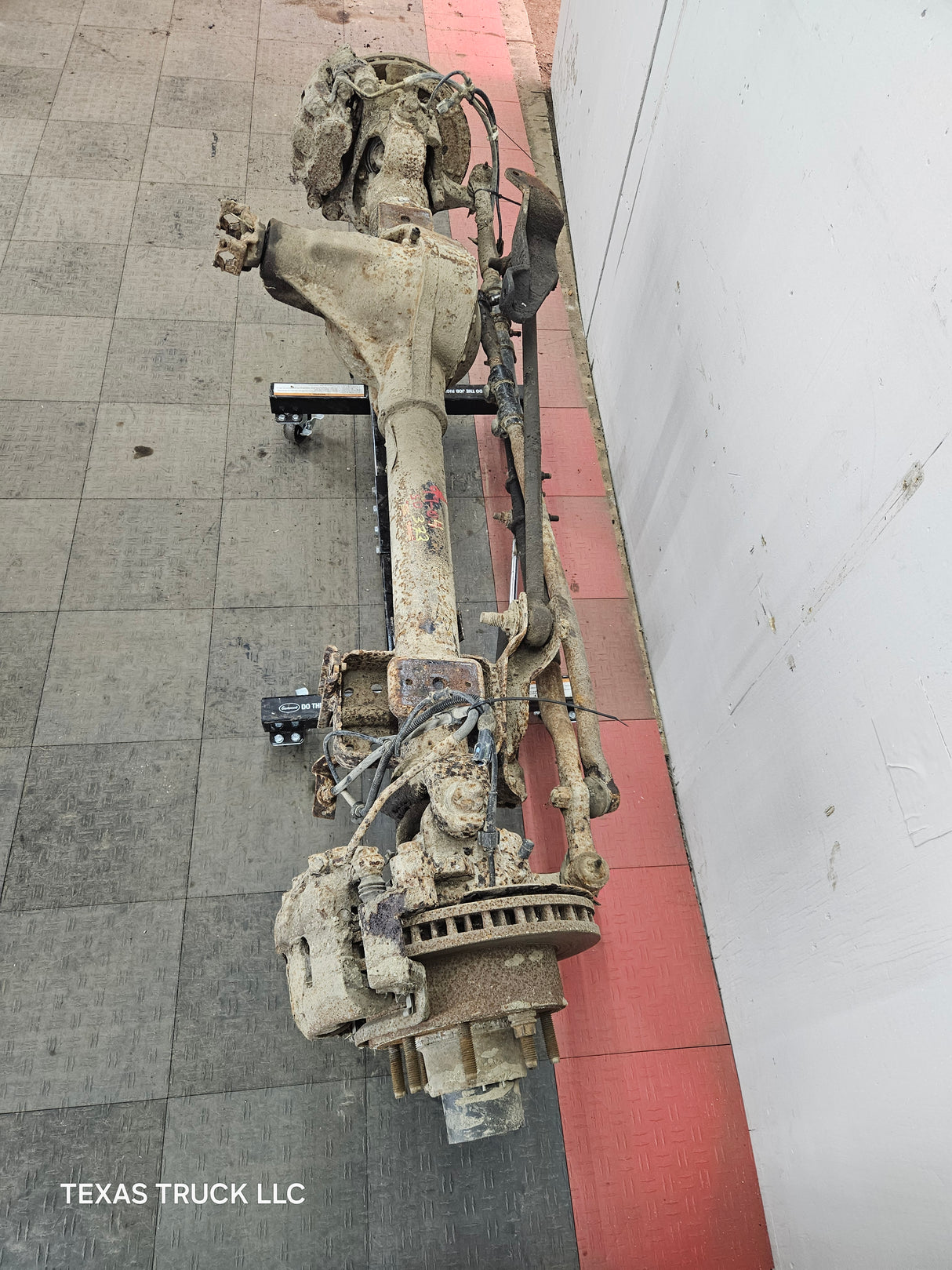 1999-2004 Ford Super Duty F250 F350 SRW Front Axle 3.73 Gear Ratio