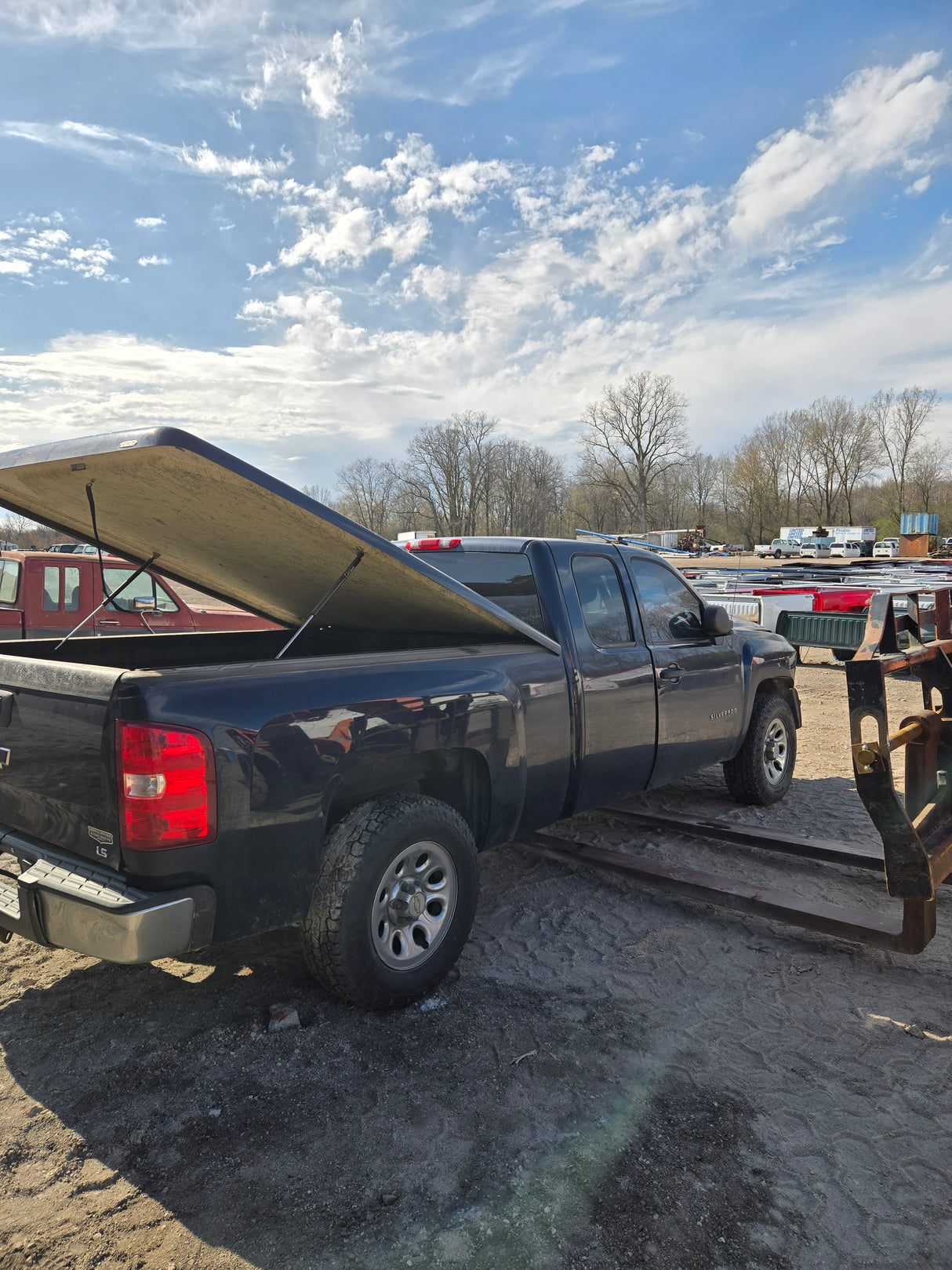 2010 Chevrolet Silverado Extended Cab Short Bed 1500 - FULL PART OUT