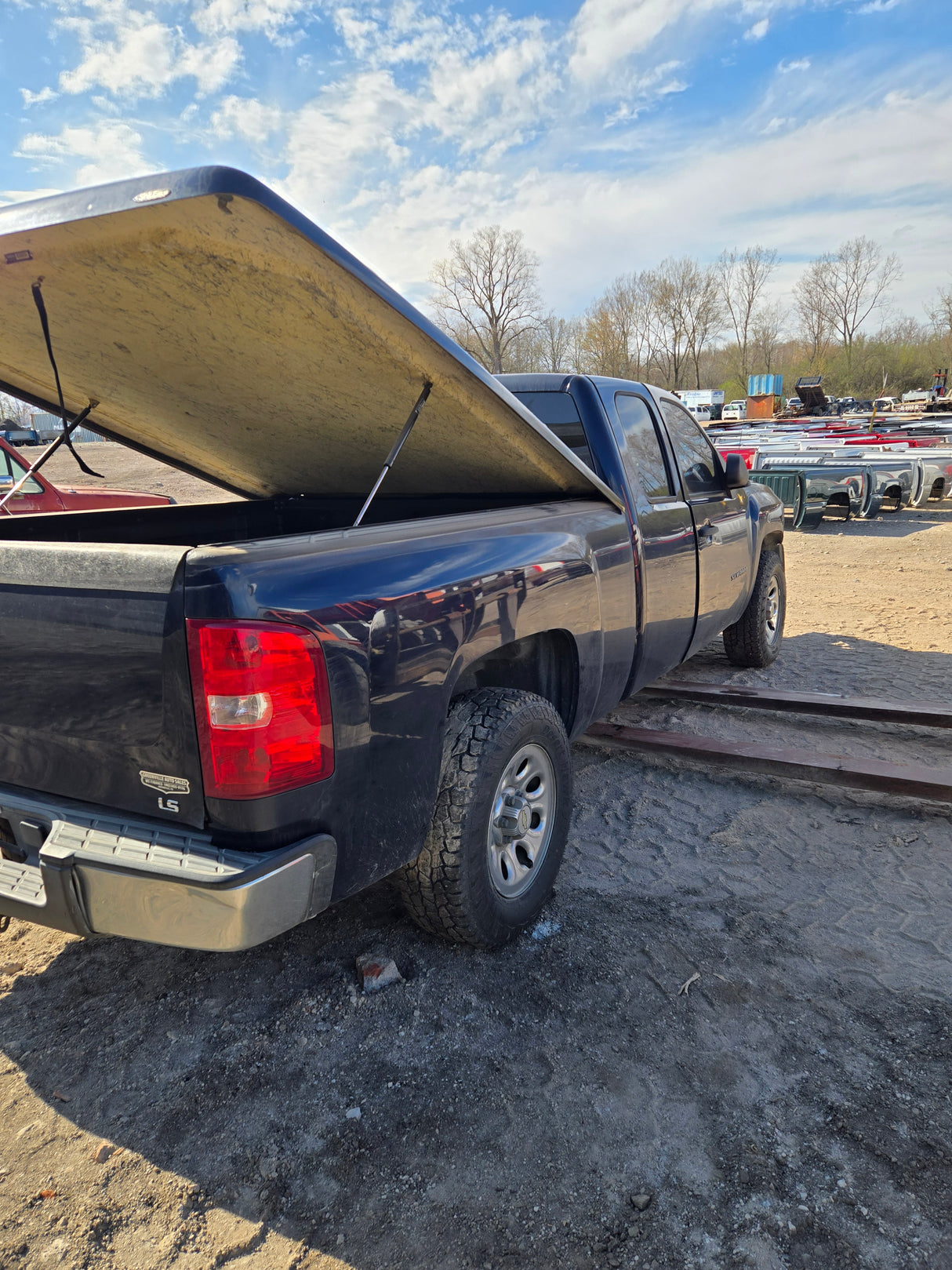 2010 Chevrolet Silverado Extended Cab Short Bed 1500 - FULL PART OUT
