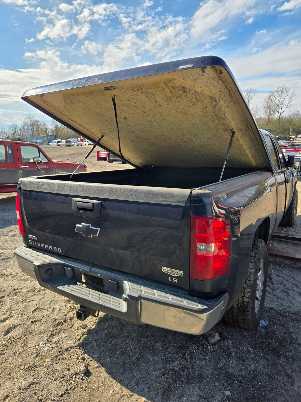 2010 Chevrolet Silverado Extended Cab Short Bed 1500 - FULL PART OUT