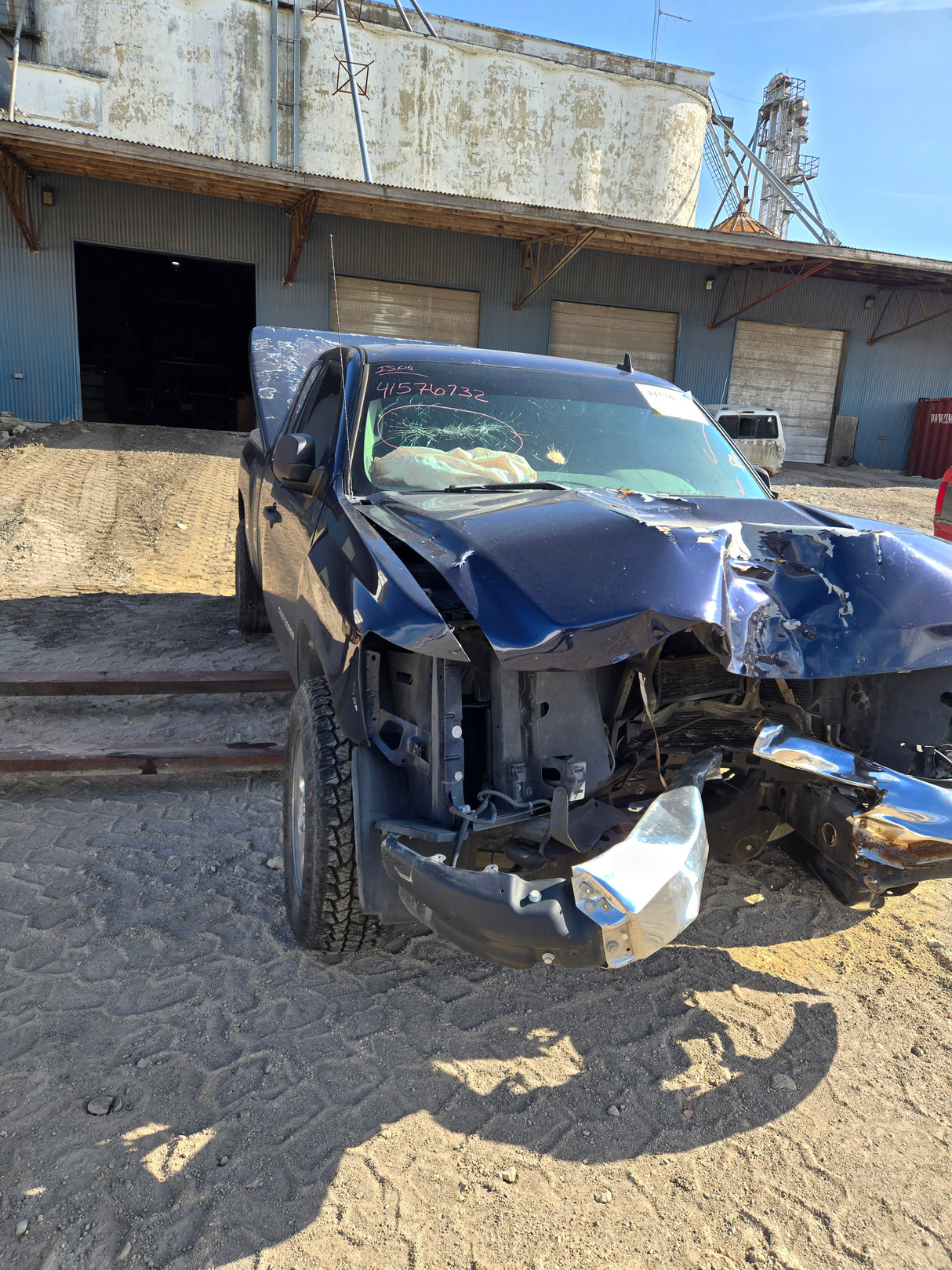2010 Chevrolet Silverado Extended Cab Short Bed 1500 - FULL PART OUT