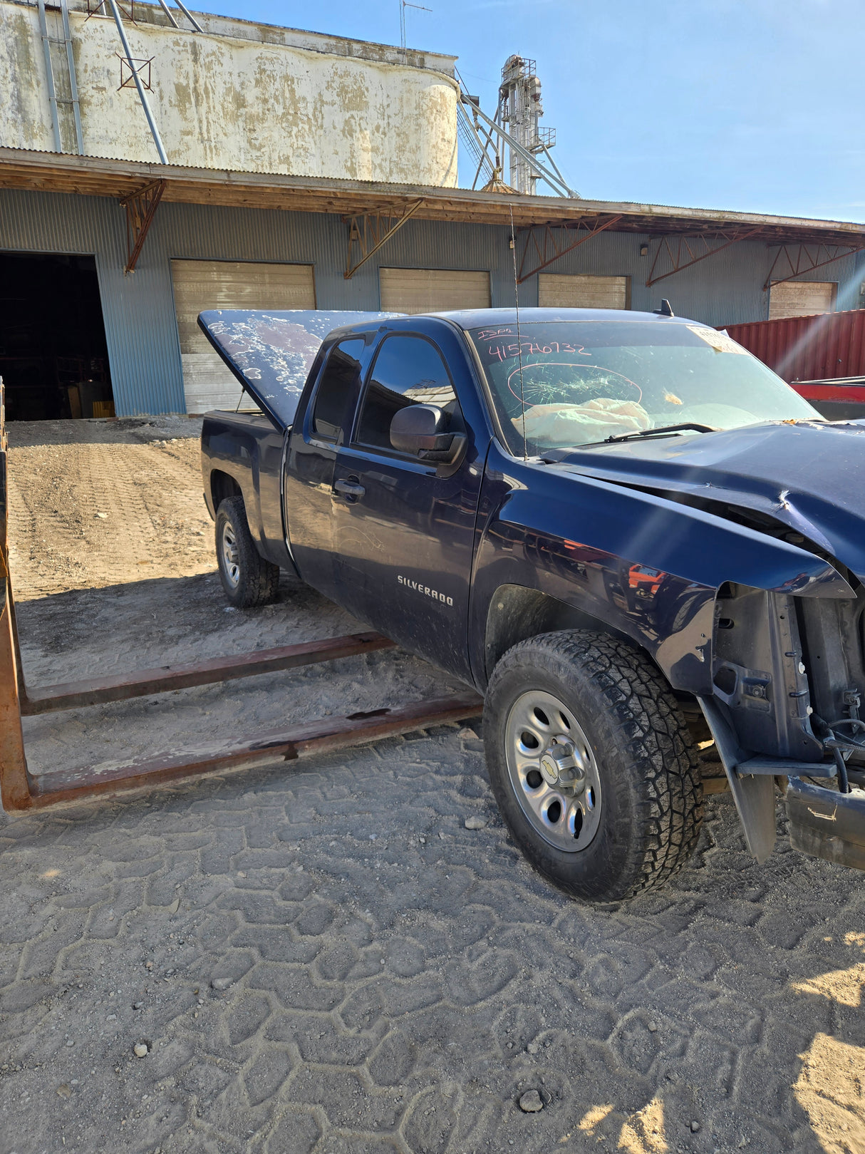 2010 Chevrolet Silverado Extended Cab Short Bed 1500 - FULL PART OUT