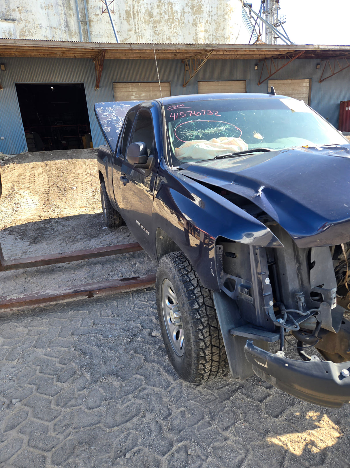 2010 Chevrolet Silverado Extended Cab Short Bed 1500 - FULL PART OUT