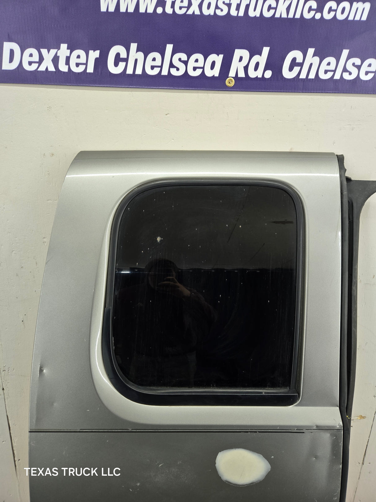 2007-2013 Chevrolet Silverado / GMC Sierra 1500 2500 3500 HD Extended Cab RH Rear Passenger Side Door