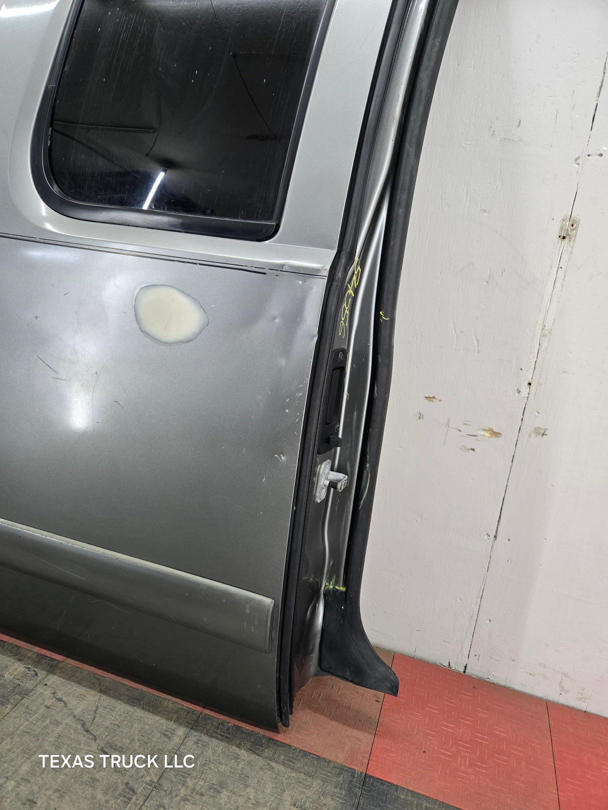 2007-2013 Chevrolet Silverado / GMC Sierra 1500 2500 3500 HD Extended Cab RH Rear Passenger Side Door