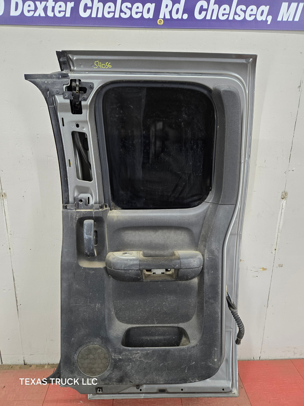 2007-2013 Chevrolet Silverado / GMC Sierra 1500 2500 3500 HD Extended Cab RH Rear Passenger Side Door
