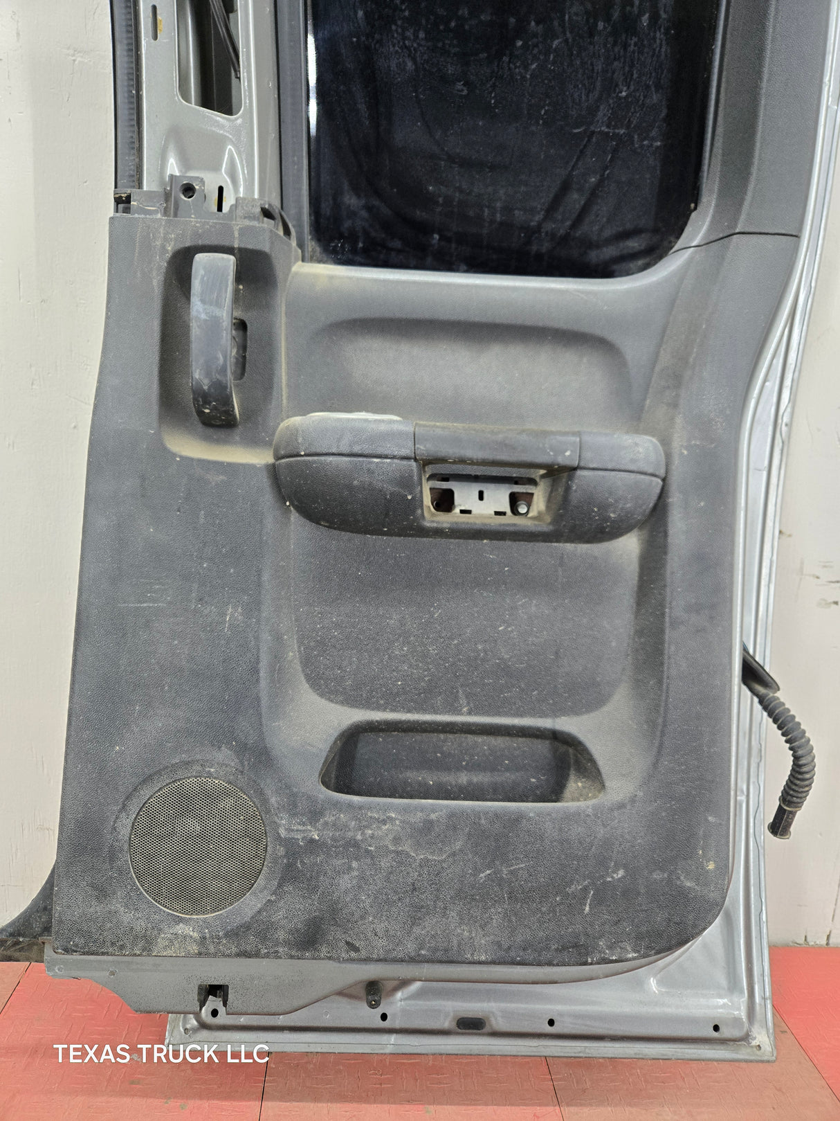 2007-2013 Chevrolet Silverado / GMC Sierra 1500 2500 3500 HD Extended Cab RH Rear Passenger Side Door