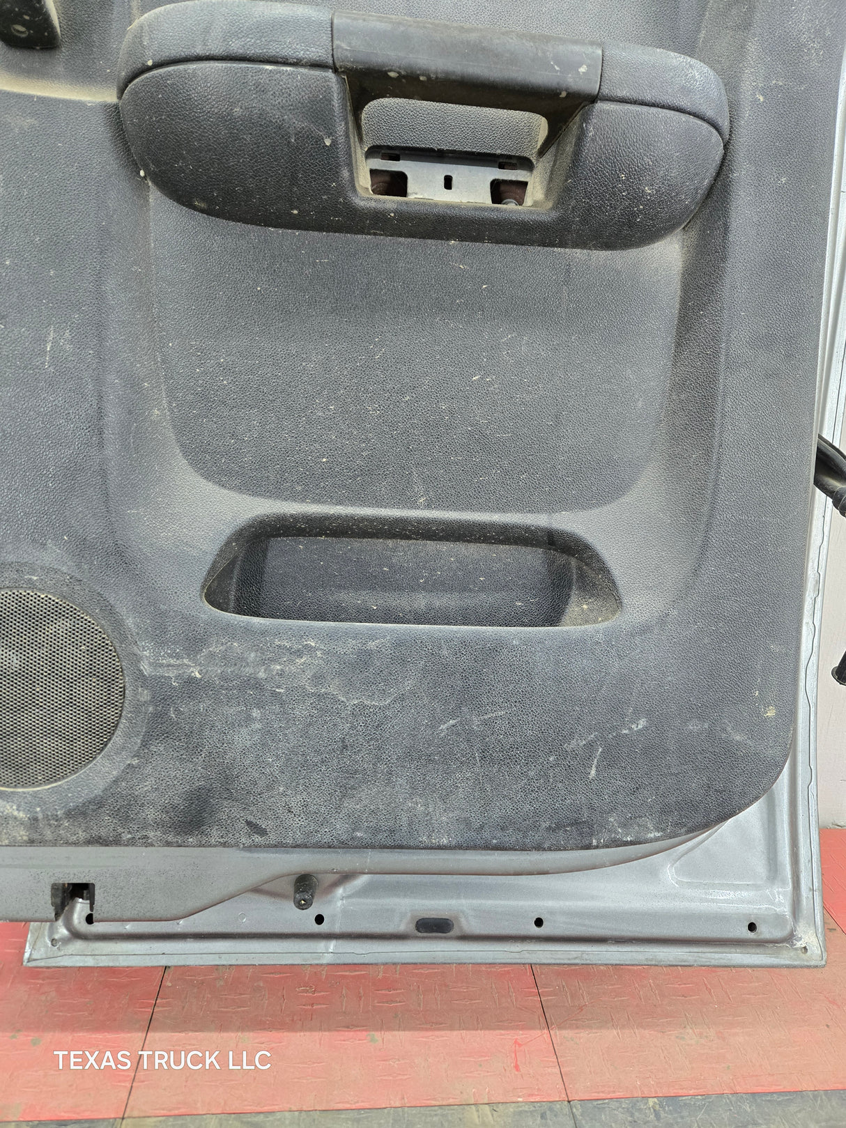 2007-2013 Chevrolet Silverado / GMC Sierra 1500 2500 3500 HD Extended Cab RH Rear Passenger Side Door