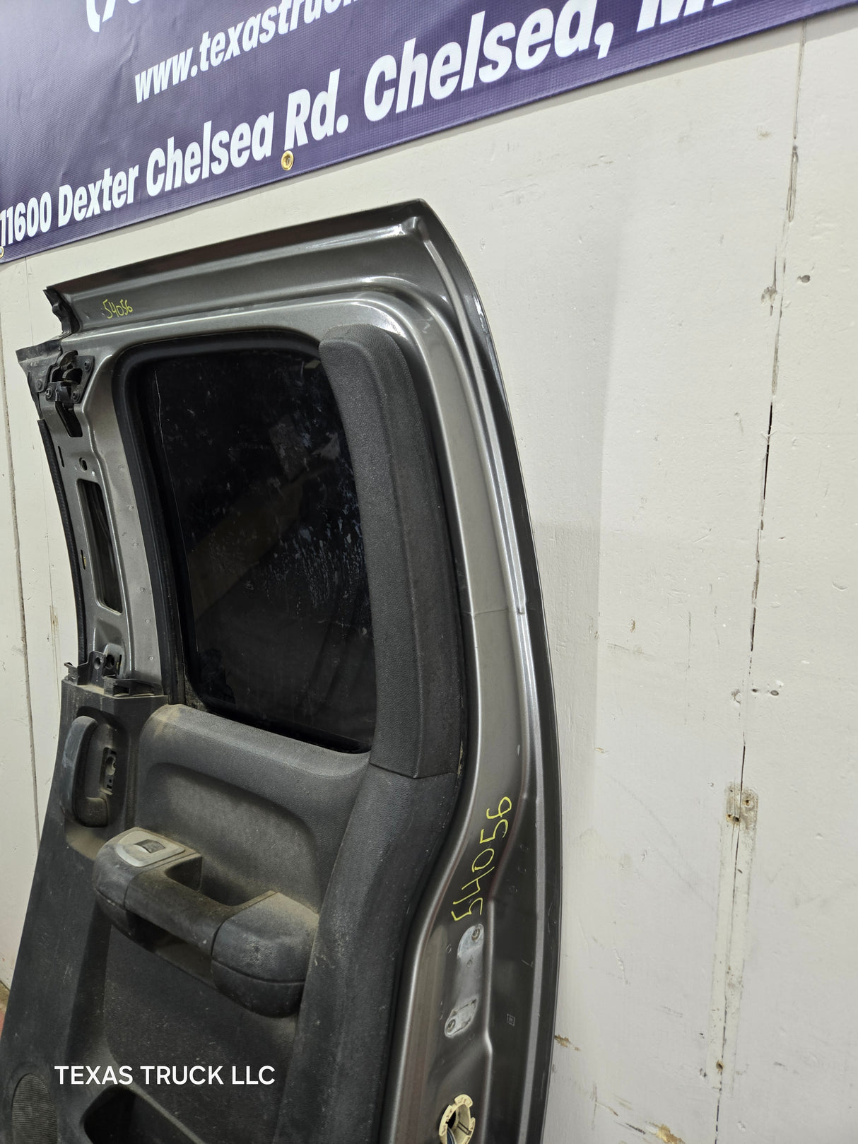 2007-2013 Chevrolet Silverado / GMC Sierra 1500 2500 3500 HD Extended Cab RH Rear Passenger Side Door