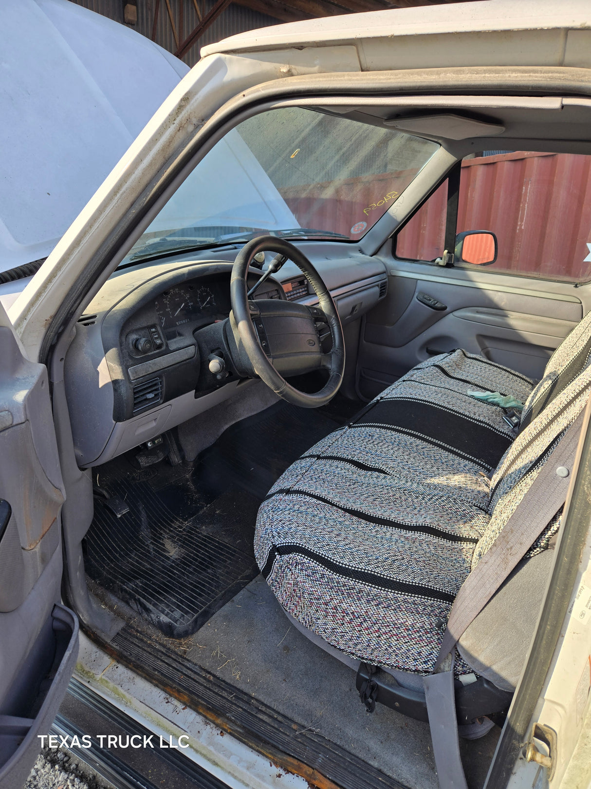 1995 Ford F150 Regular Cab 8' Long Bed OBS - FULL PART OUT