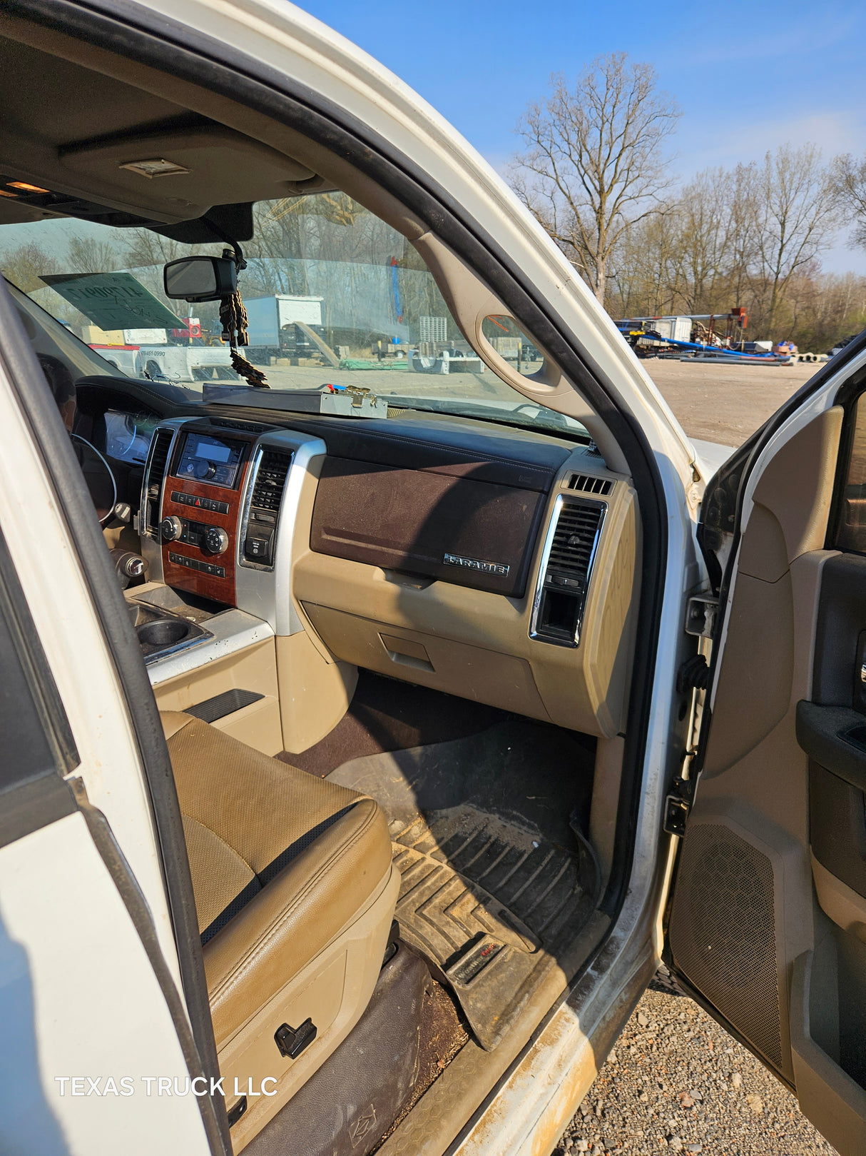 2010 Dodge Ram 1500 Crew Cab Short Bed 4th gen - FULL PART OUT