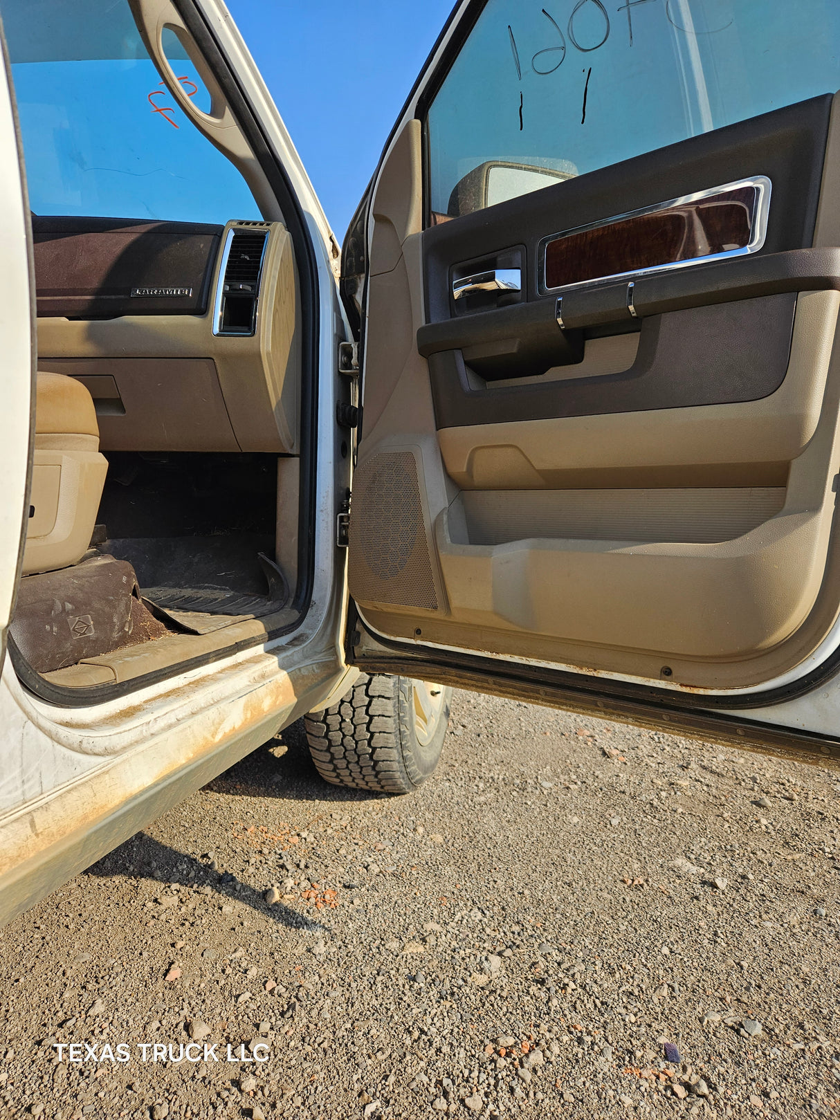 2010 Dodge Ram 1500 Crew Cab Short Bed 4th gen - FULL PART OUT