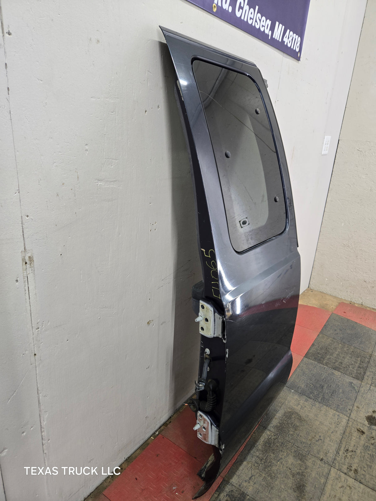 1999-2007 Ford Super Duty F250 F350 F450 F550 RH Extended Cab Passenger Rear Door