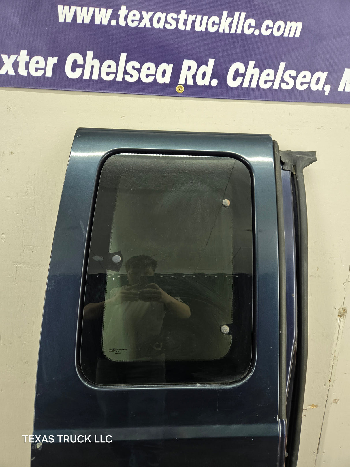 1999-2007 Ford Super Duty F250 F350 F450 F550 RH Extended Cab Passenger Rear Door