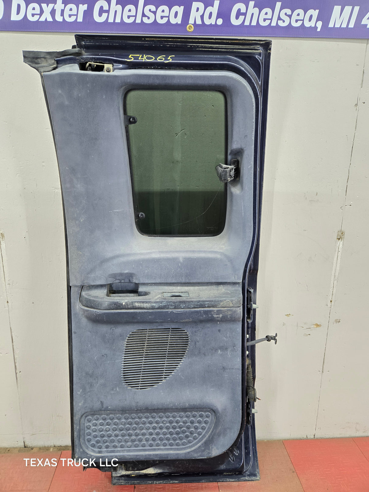 1999-2007 Ford Super Duty F250 F350 F450 F550 RH Extended Cab Passenger Rear Door