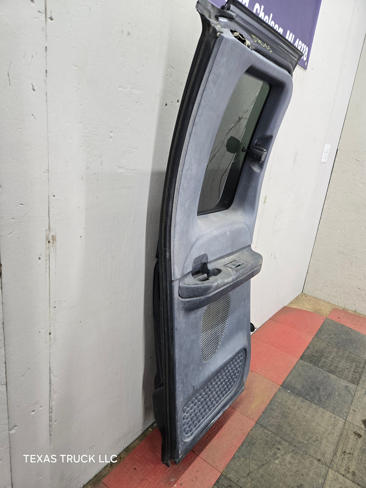 1999-2007 Ford Super Duty F250 F350 F450 F550 RH Extended Cab Passenger Rear Door