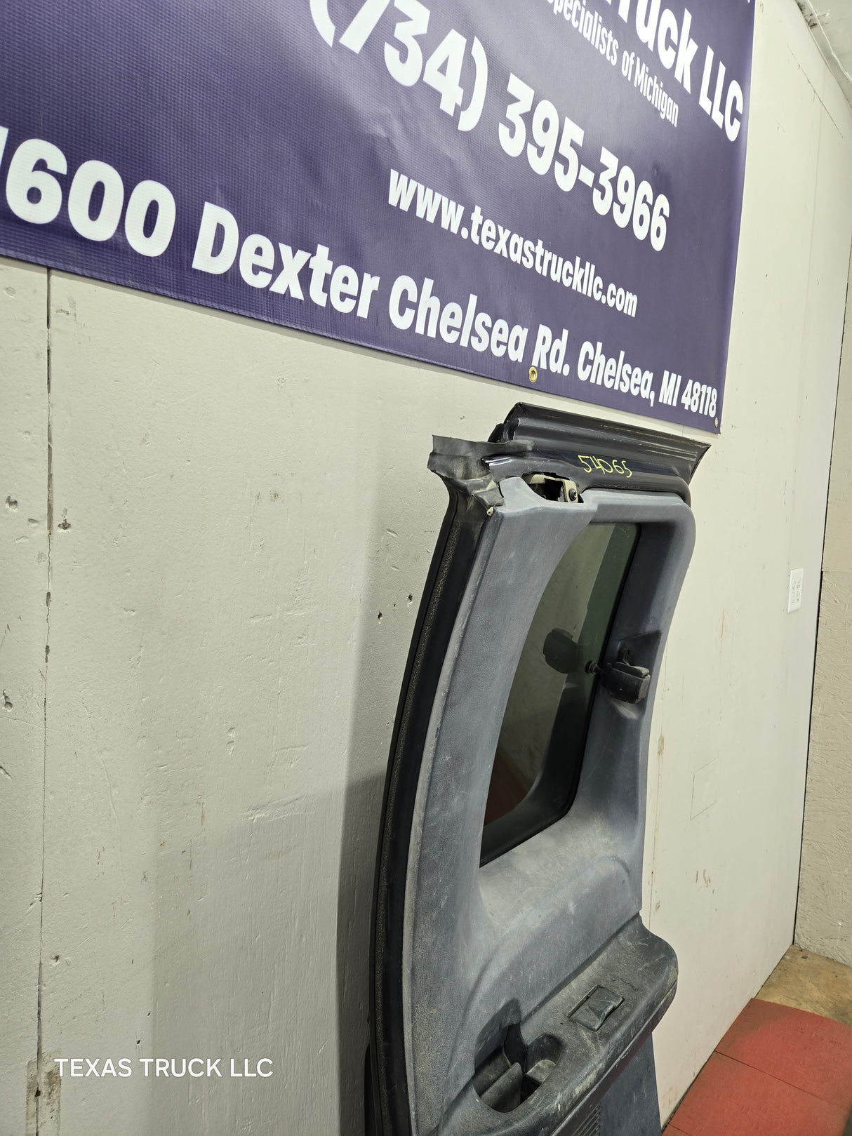 1999-2007 Ford Super Duty F250 F350 F450 F550 RH Extended Cab Passenger Rear Door