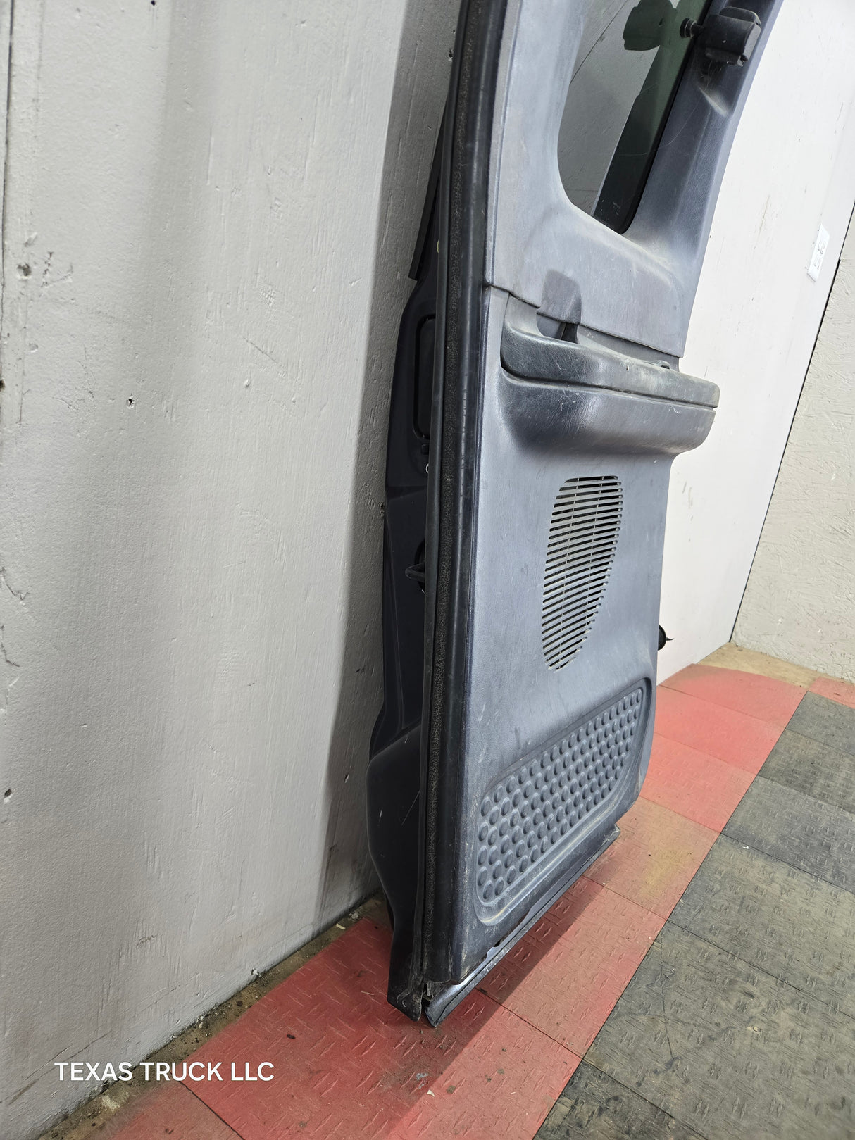 1999-2007 Ford Super Duty F250 F350 F450 F550 RH Extended Cab Passenger Rear Door