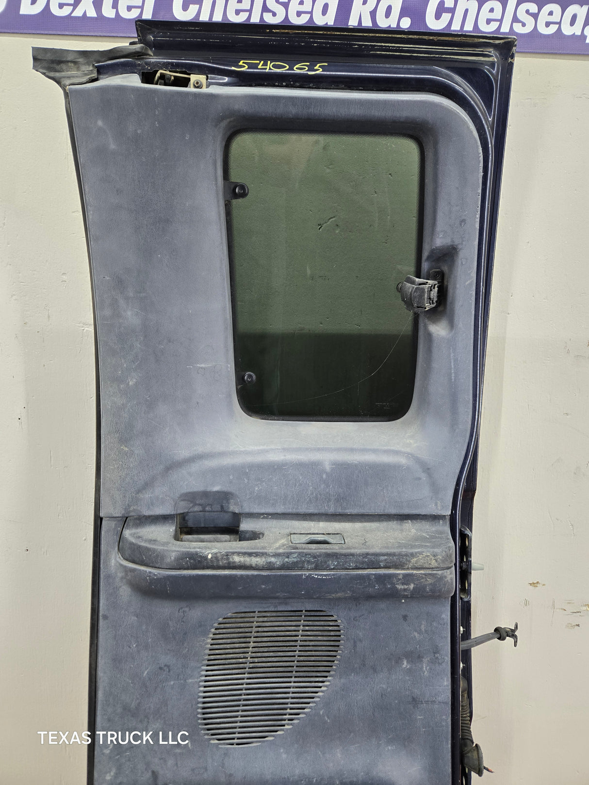 1999-2007 Ford Super Duty F250 F350 F450 F550 RH Extended Cab Passenger Rear Door