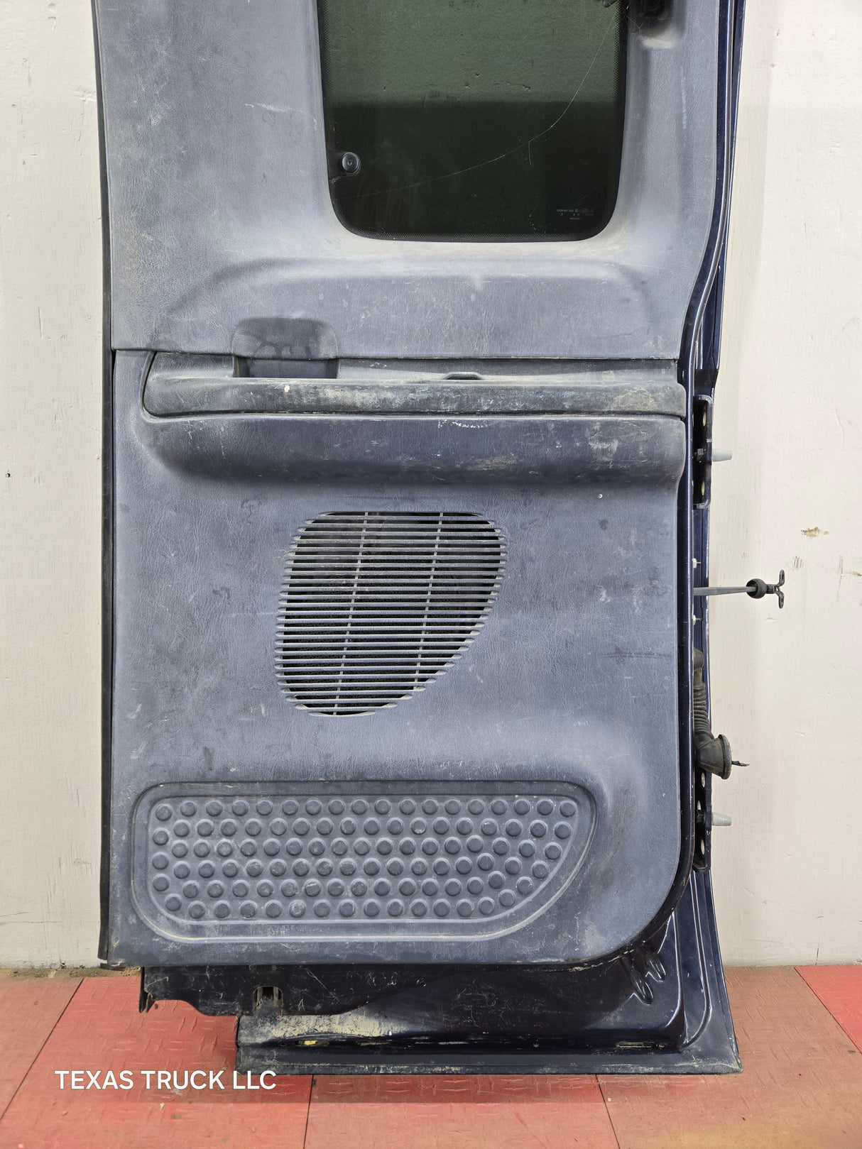 1999-2007 Ford Super Duty F250 F350 F450 F550 RH Extended Cab Passenger Rear Door