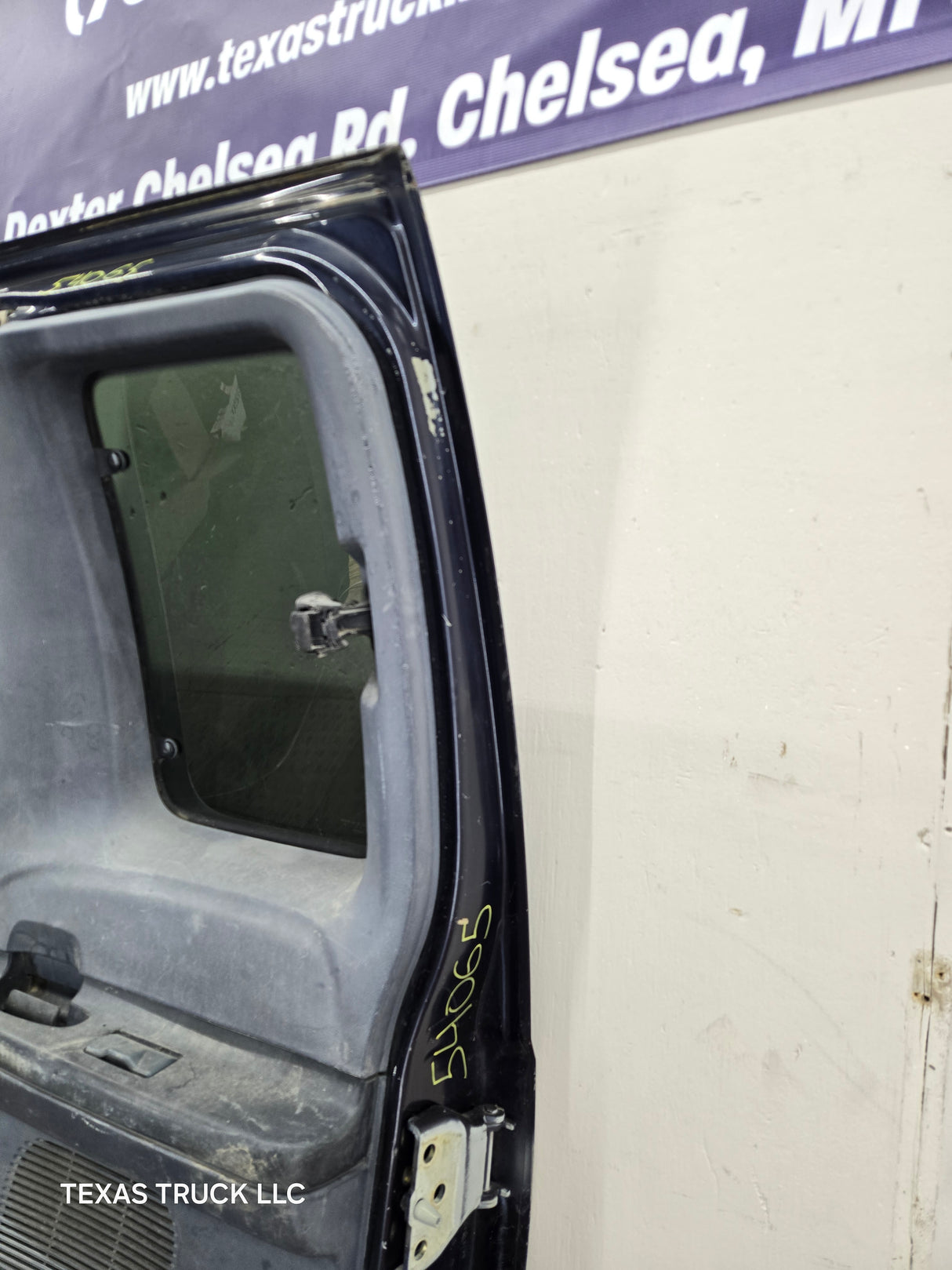 1999-2007 Ford Super Duty F250 F350 F450 F550 RH Extended Cab Passenger Rear Door