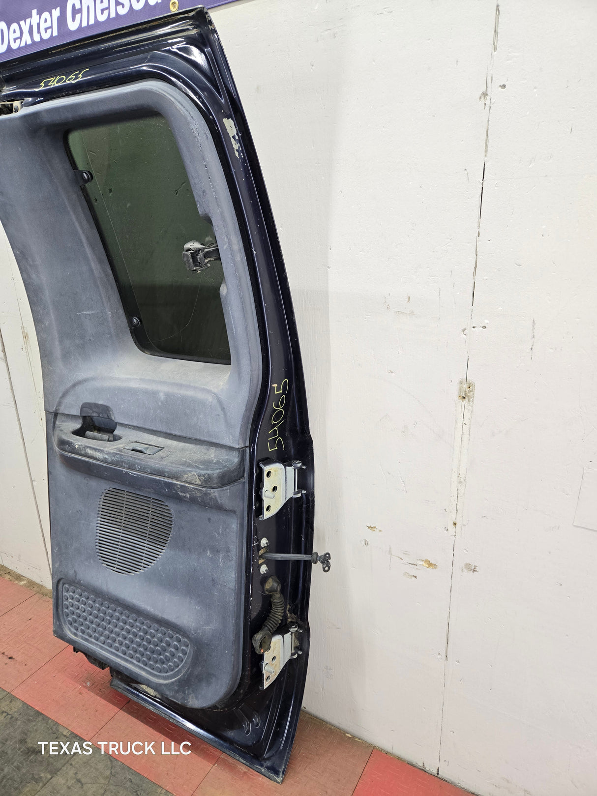 1999-2007 Ford Super Duty F250 F350 F450 F550 RH Extended Cab Passenger Rear Door